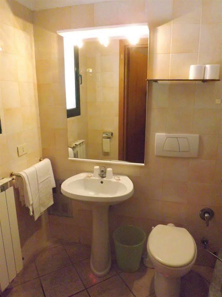 Hotel Antico Residence Roma Monterosi Екстер'єр фото